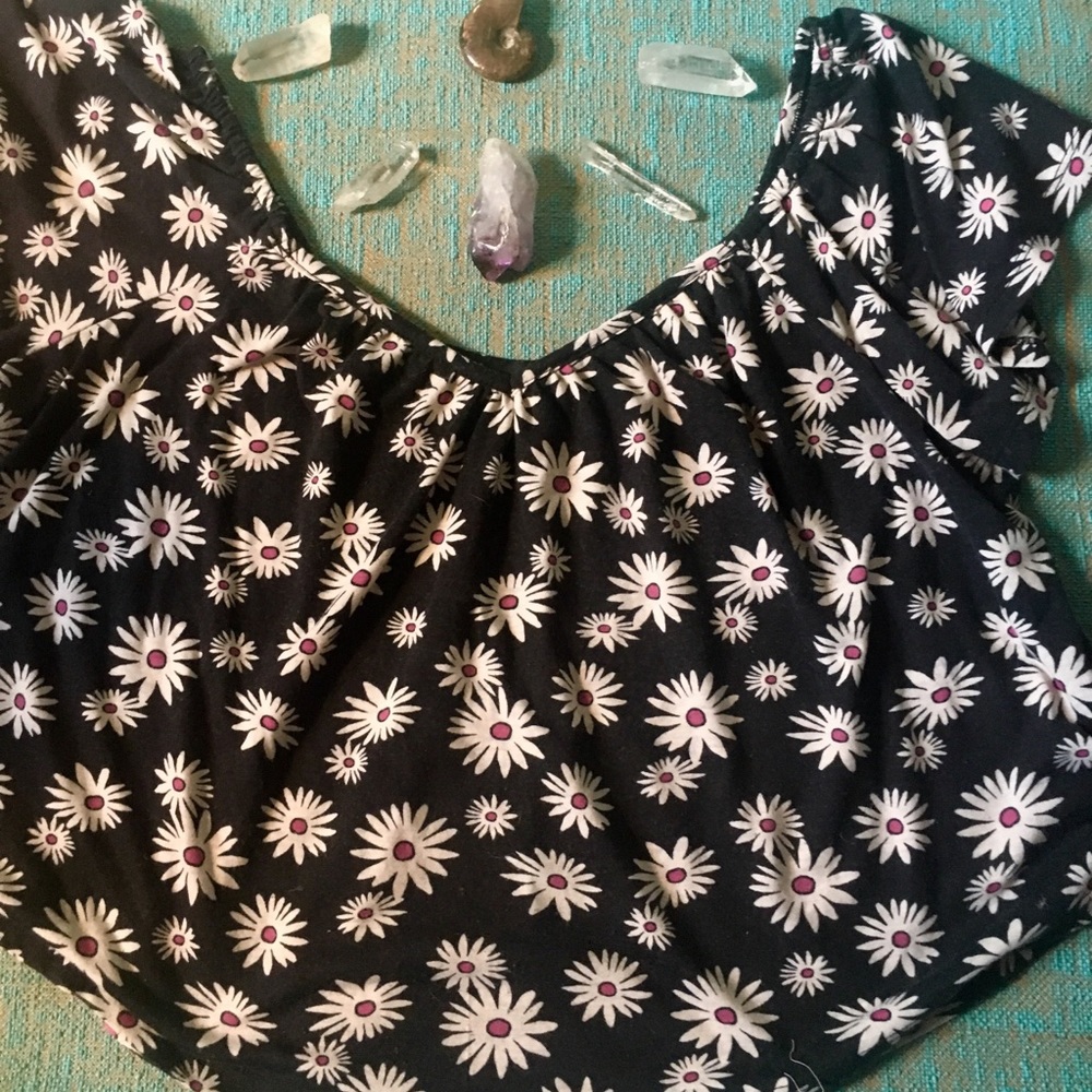 Daisy patterned off the shoulder crop top